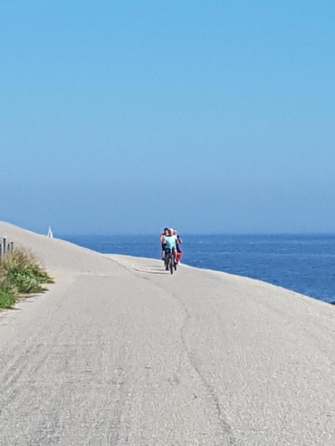 Romantisch Huisje Nabij Het Strand Met Uitzicht Op De Tulpenvelden Julianadorp Exterior photo